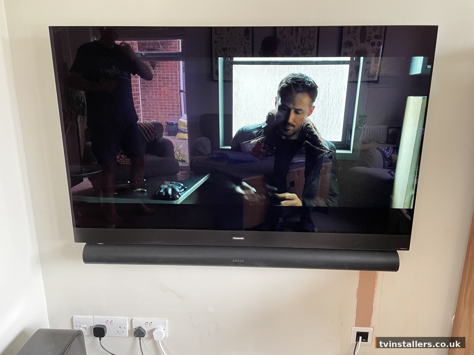 TV wall mounting installation Bath
